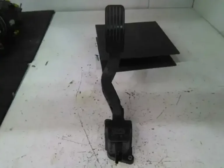 Potenciometro Pedal Confort Peugeot for Peugeot | OEM 9681844080 | AutoPartWise | Clutch Pedal | Peugeot | OEM 9681844080