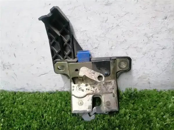 Essential Trunk Lock Berlina Audi 4 | OEM 8E5827505A | Reliable Fitment | Trunk Lock | Audi 4 | OEM 8E5827505A